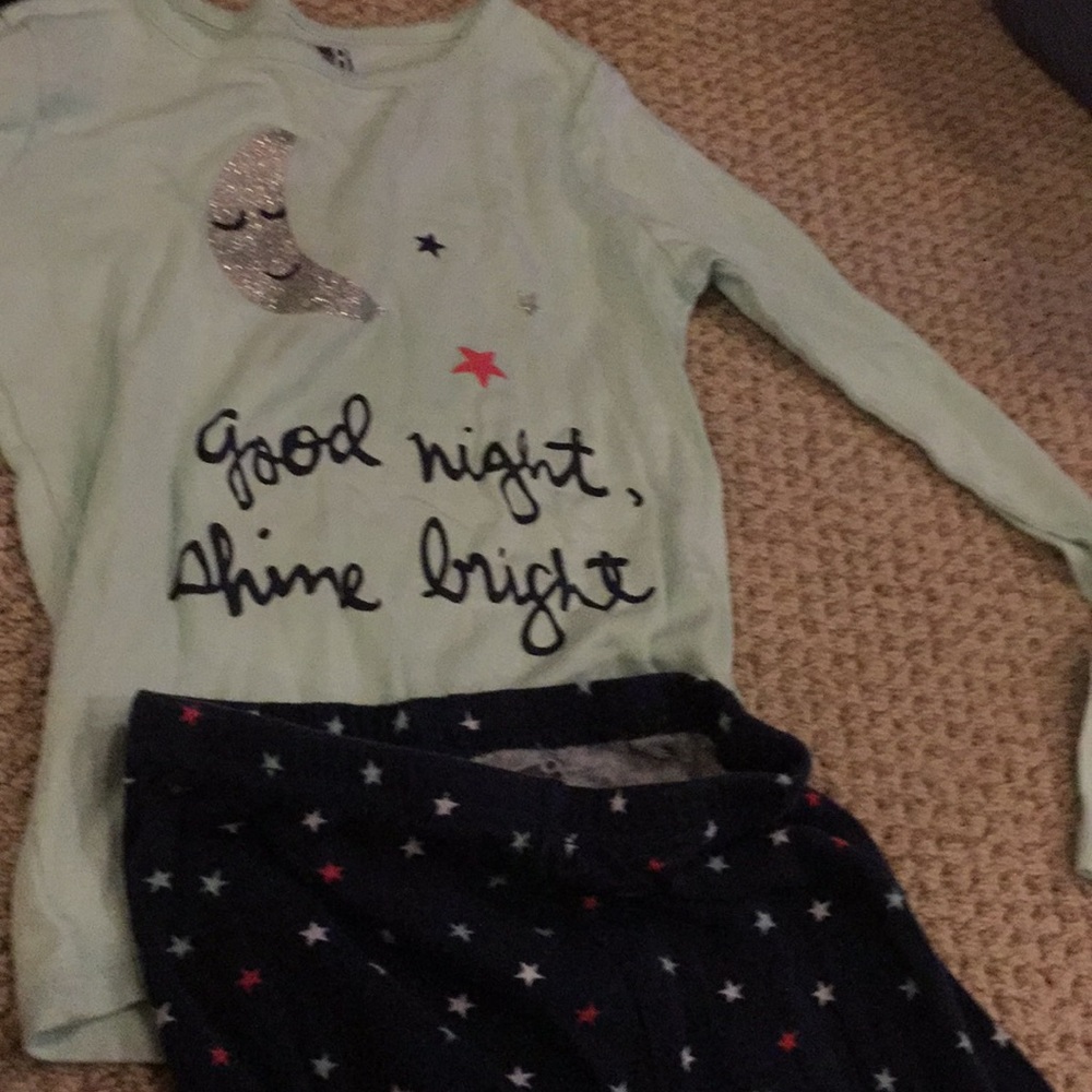 Girl’s pajamas size 7